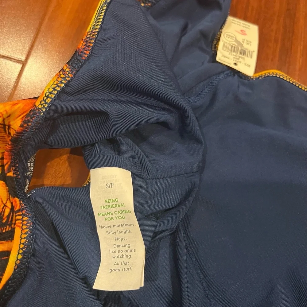 New NWT Aerie Swimsuit One-Piece Cheekiest Sunset Palm Tropical Yellow Sz Small‎